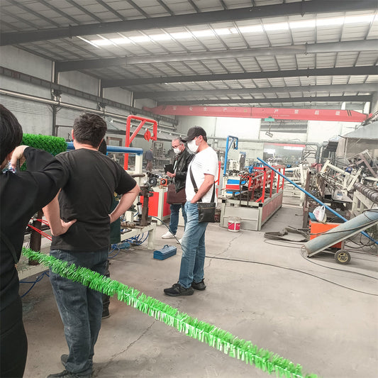 Customers From Saudi Arabia Are Visiting Our Grass Wire Fence Machine