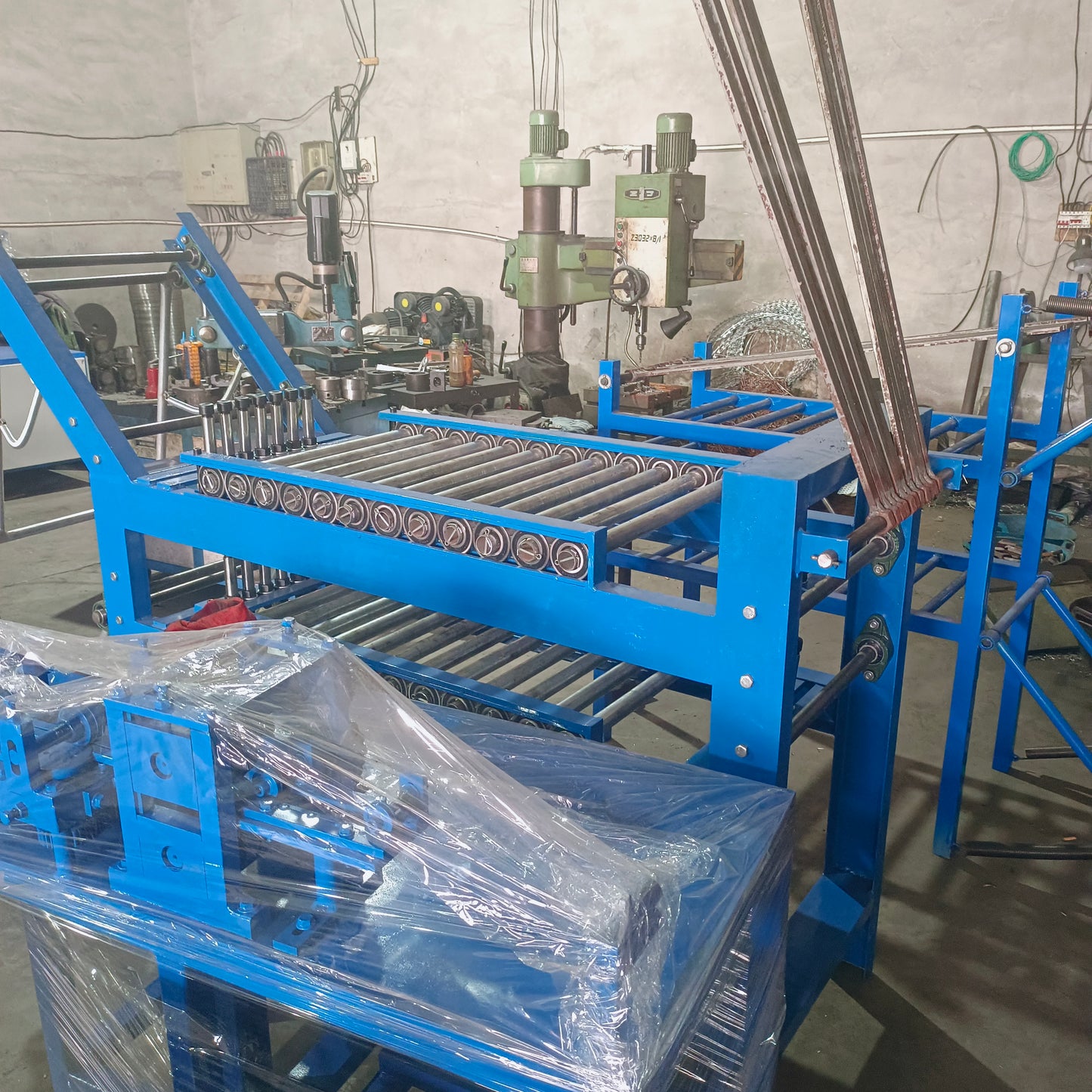 High Speed Razor Barbed Wire Mesh Fence Production Line