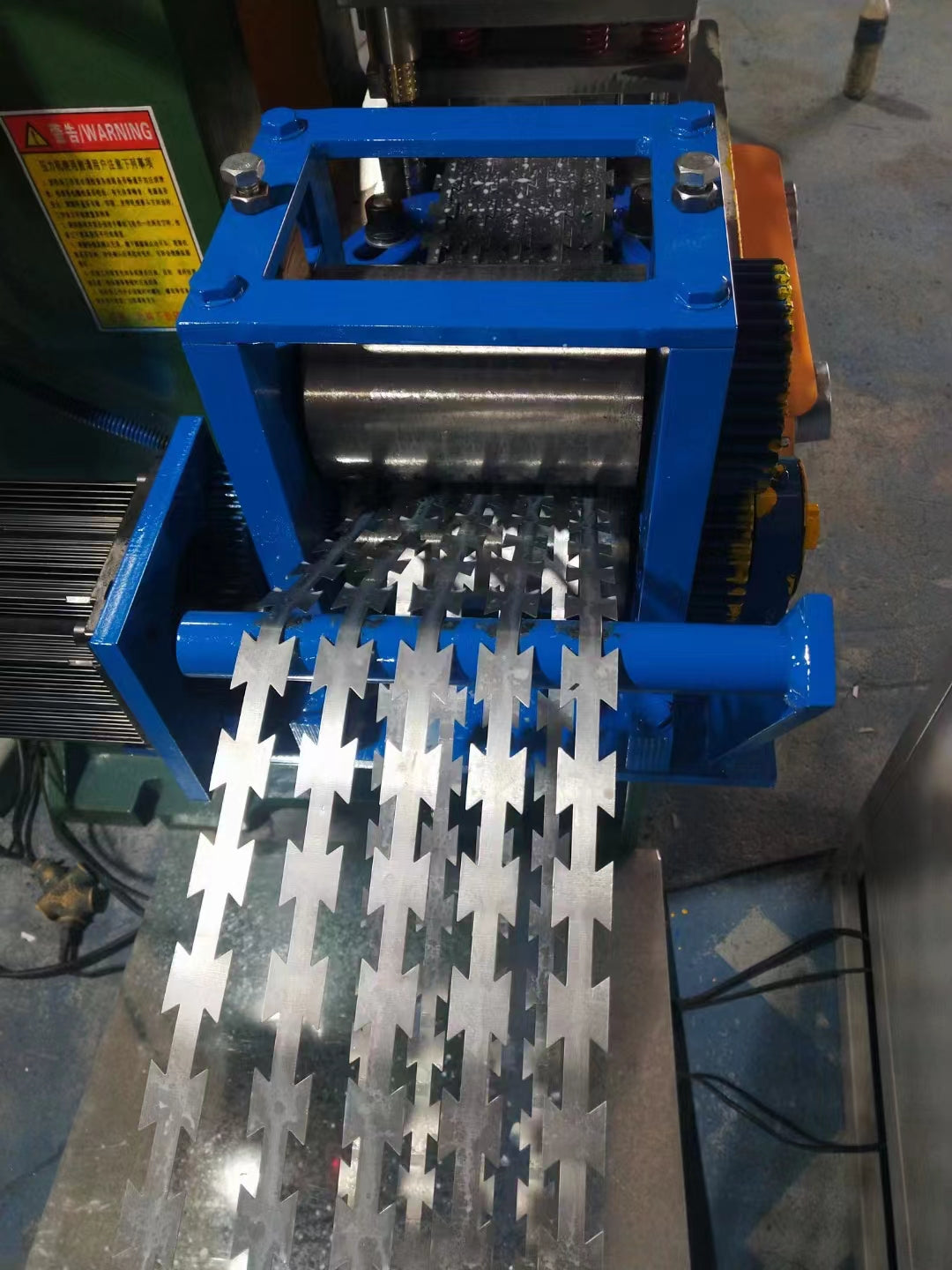25T Fully Automatic Razor Barbed Wire Making Machine