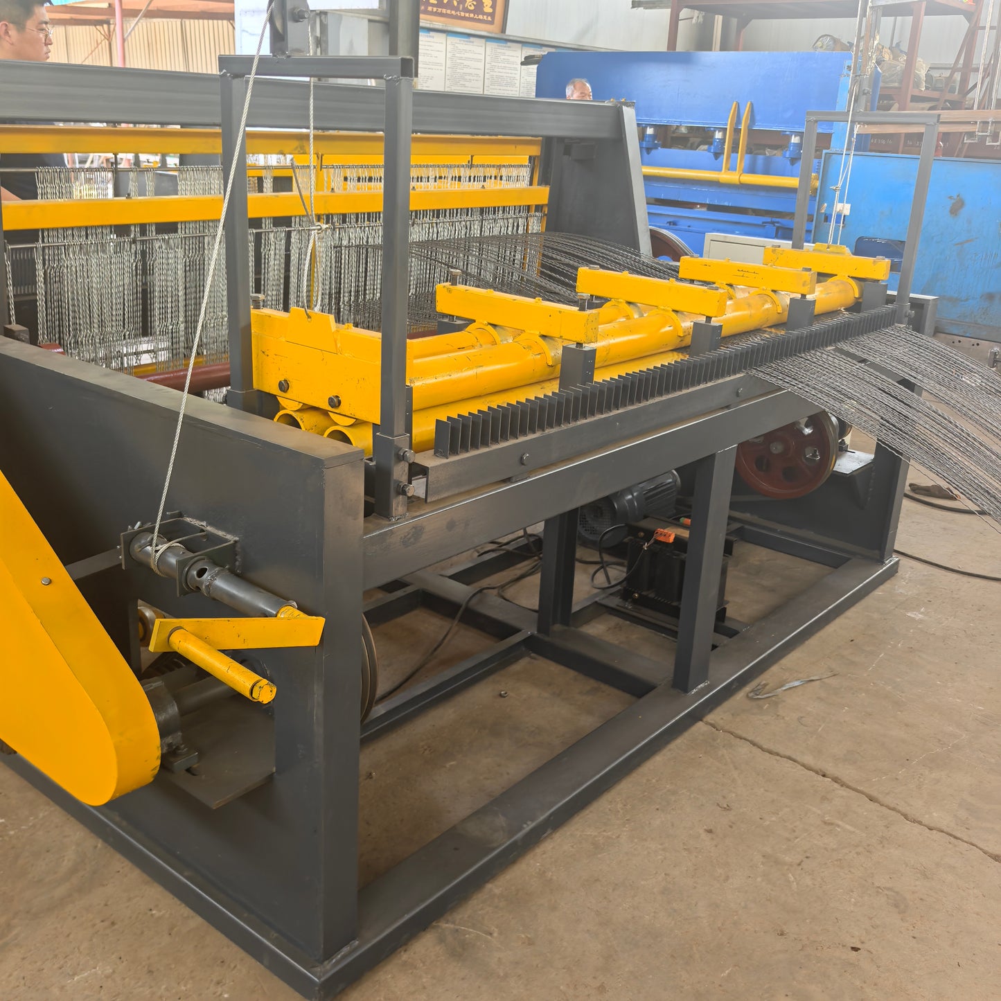 Heavy Duty High Quality Crimped Wire Mesh Machine for Coal Mine Industry