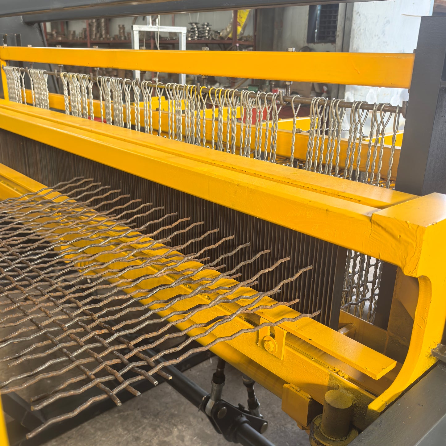 Heavy Duty High Quality Crimped Wire Mesh Machine for Coal Mine Industry