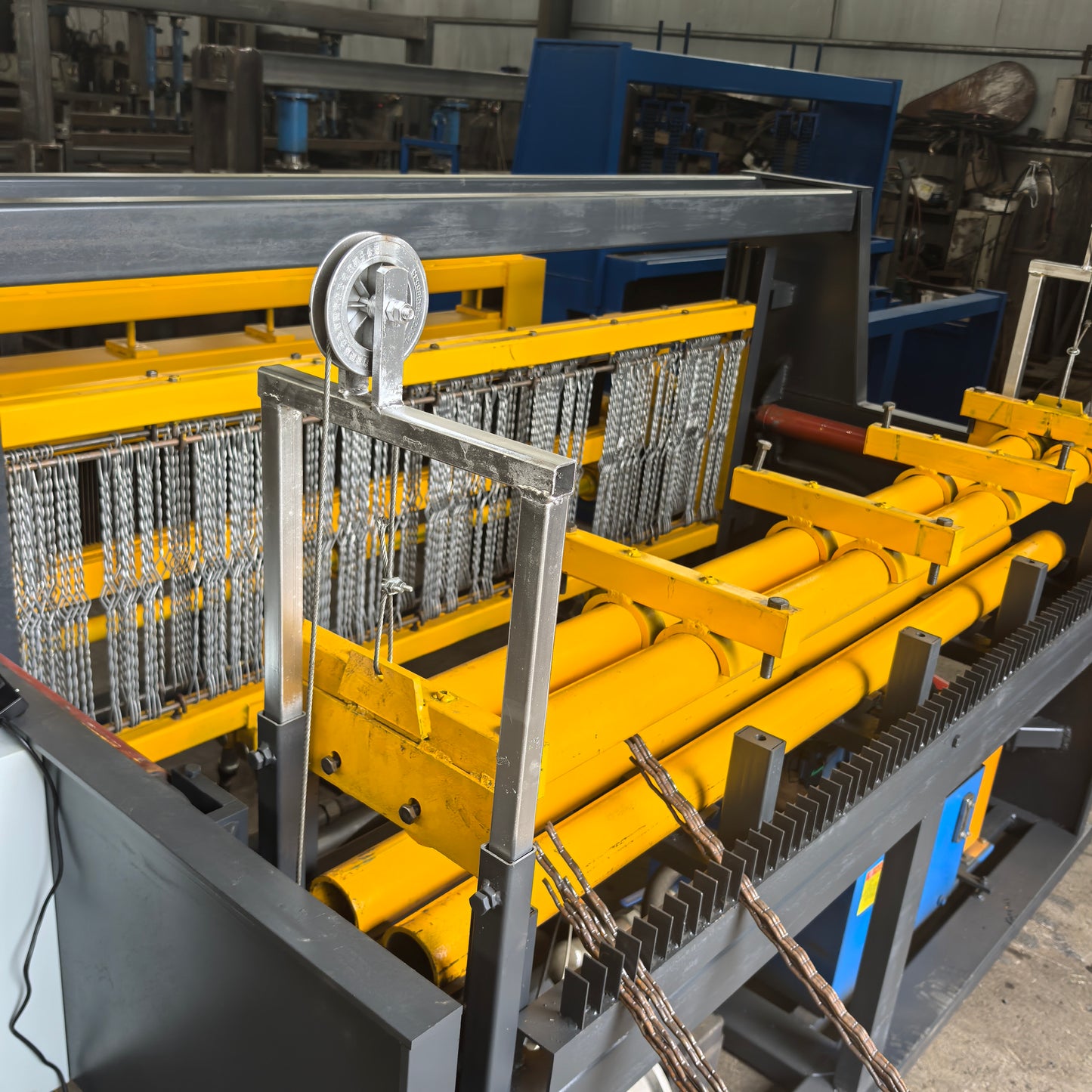Heavy Duty High Quality Crimped Wire Mesh Machine for Coal Mine Industry