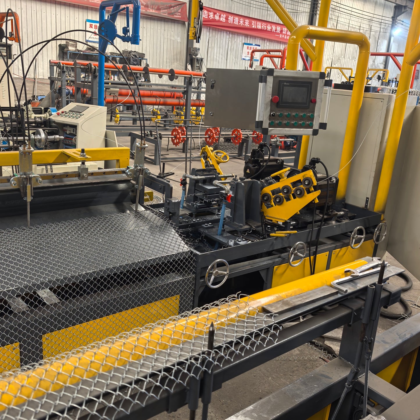 Double Wire Double Mold Chain Link Fence Making Machine