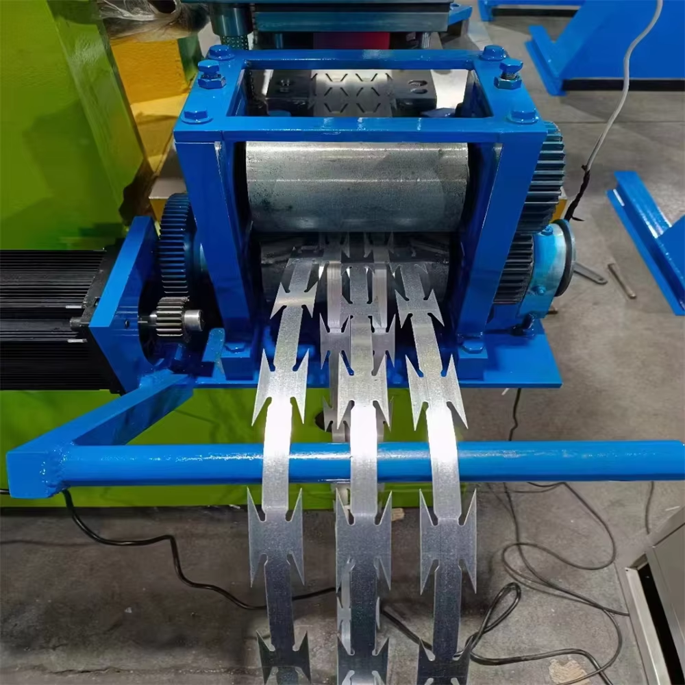 63T YANG LI Punching Press 9 Strips BTO-22 Full Auto Concertina Razor Barbed Wire Making Machine