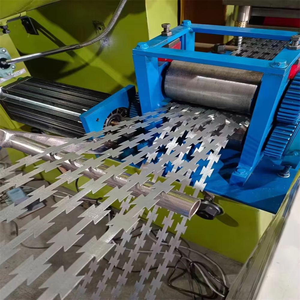 63T YANG LI Punching Press 9 Strips BTO-22 Full Auto Concertina Razor Barbed Wire Making Machine