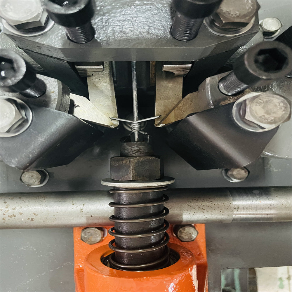CS-B Single Twisted Barbed Wire Making Machine
