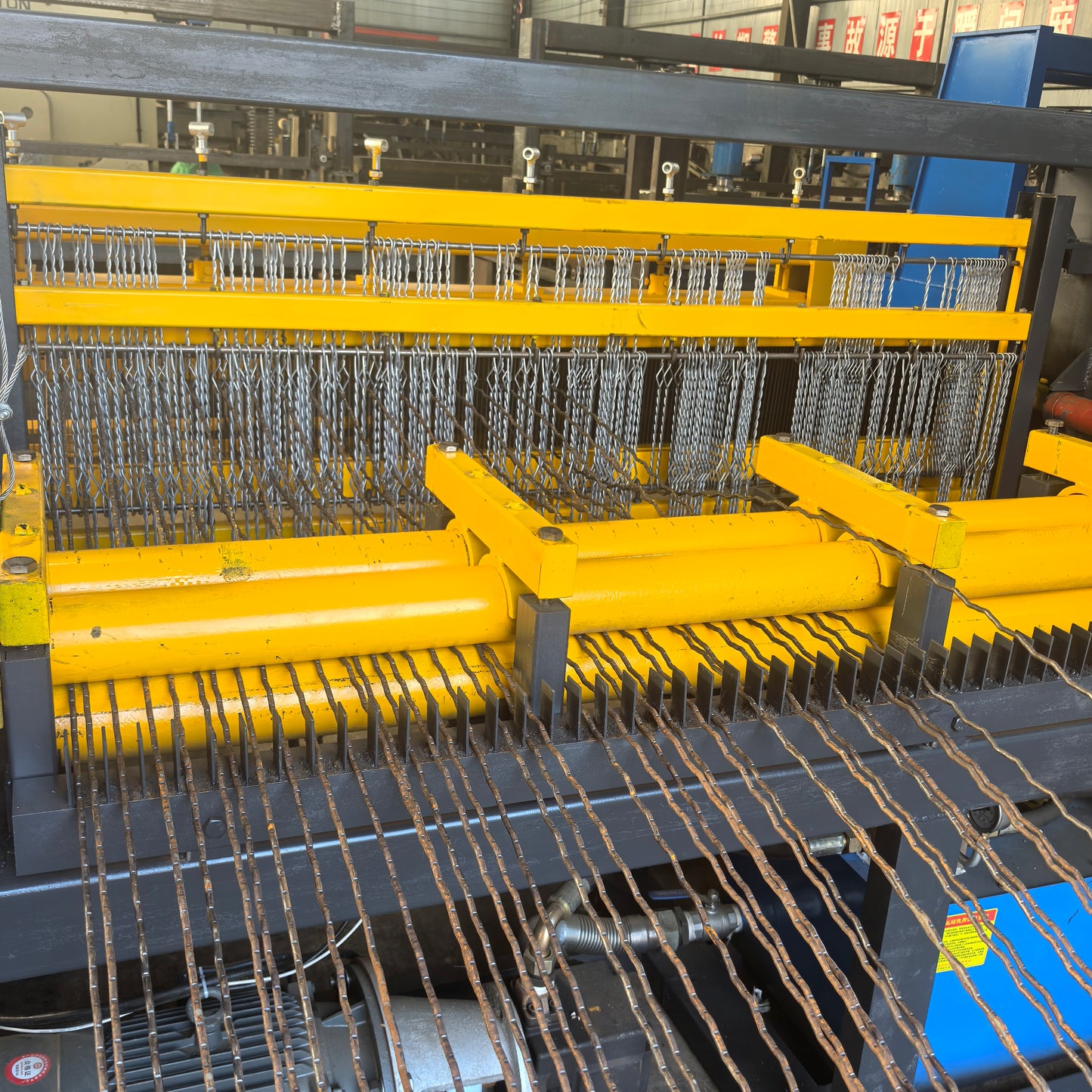 Heavy Duty High Quality Crimped Wire Mesh Machine for Coal Mine Industry
