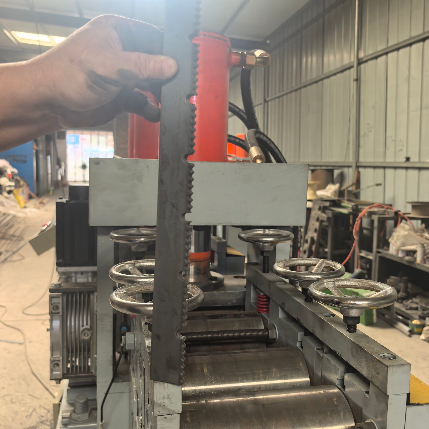 Hydraulic Steel Grating Bar Punching Machine